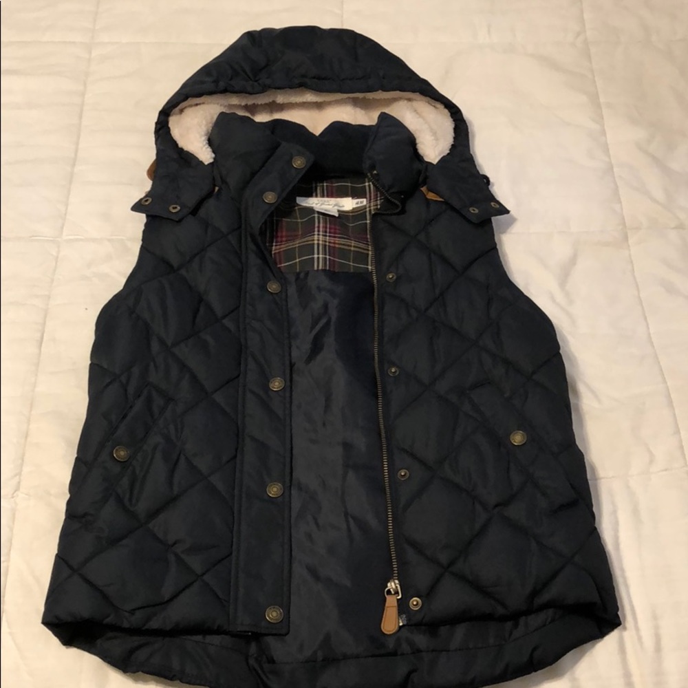 Hooded puffer vest